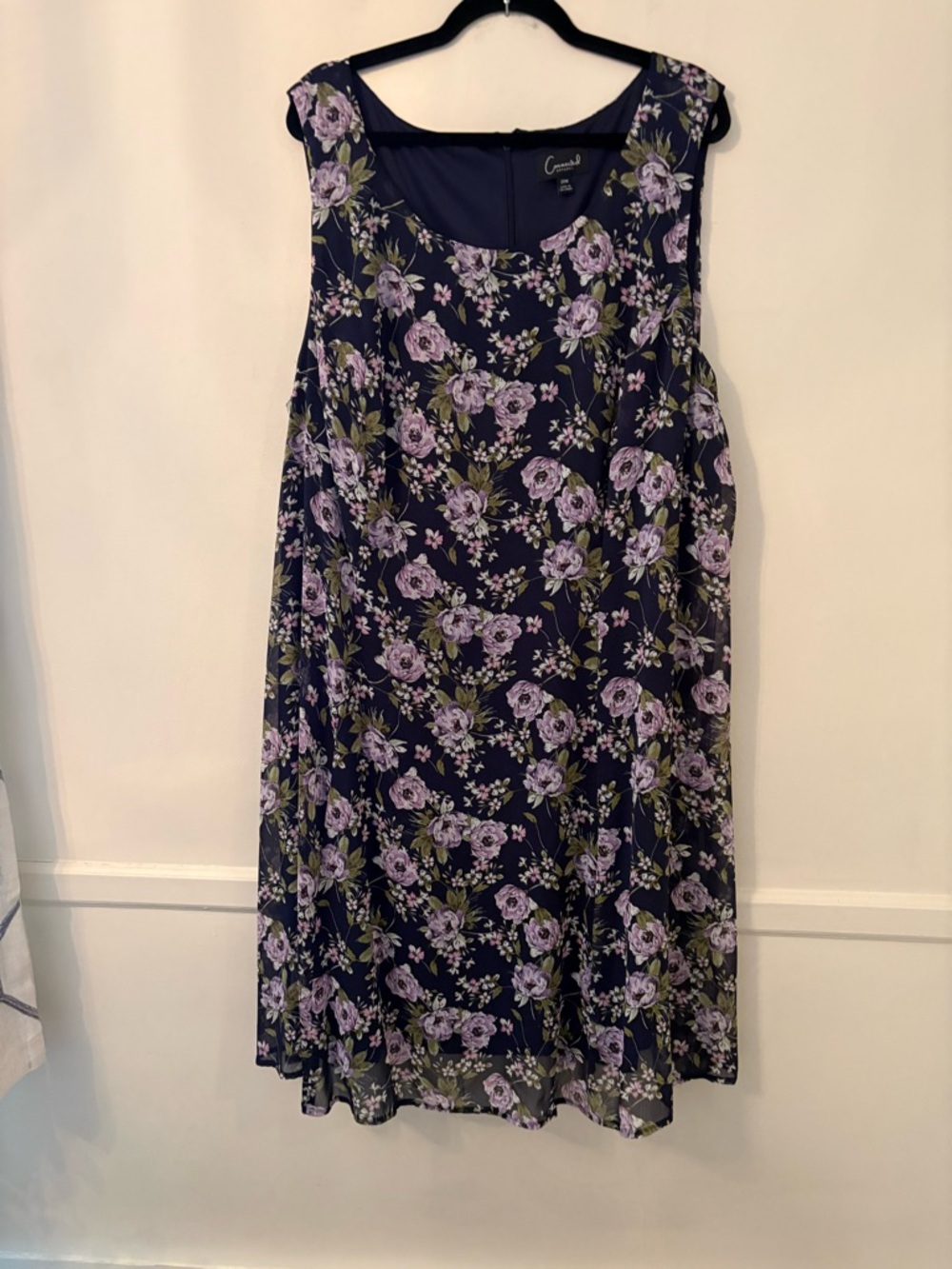 Connected Apparel Women's PlusNavy  Floral Overlay Sleeveless Sheath Dress Sz 24